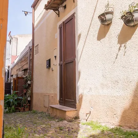 Celeste Nel Cuore Del Centro Storico アルゲーロ